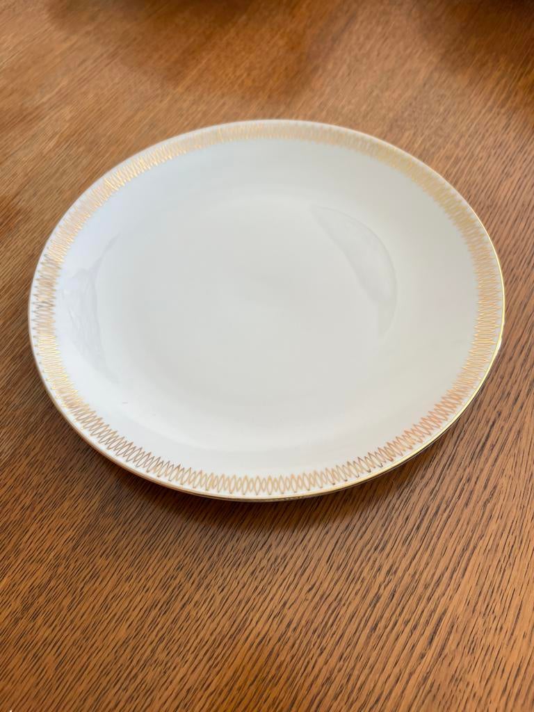 Wit servies met gouden randje 67delig- Mitterteich bavaria, Ophalen, Zo goed als nieuw, Bord(en)