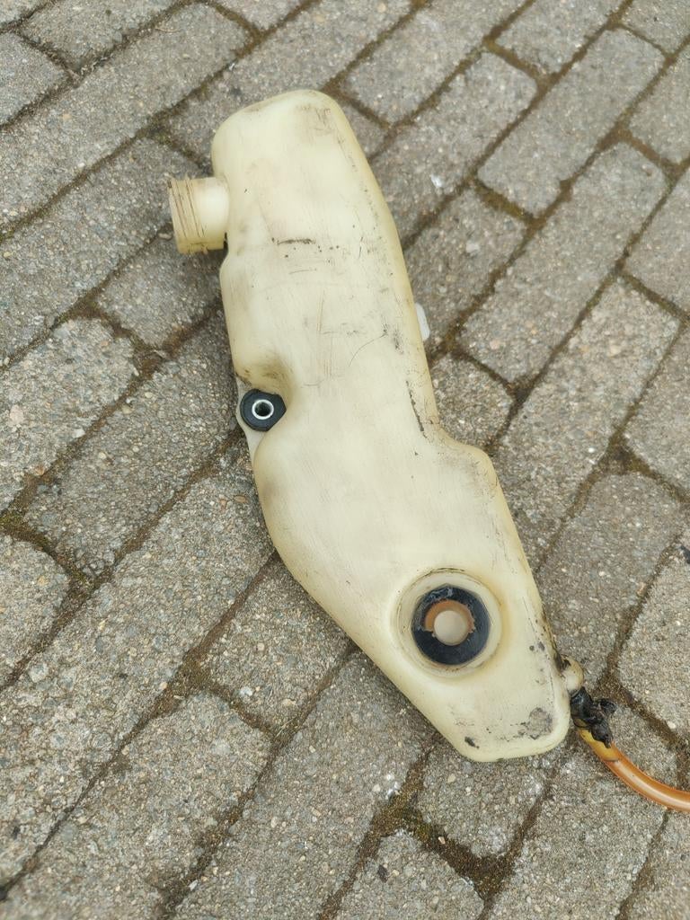 Olie reservoir Suzuki rv50 orgineel, Fietsen en Brommers, Ophalen, Gebruikt, Tank
