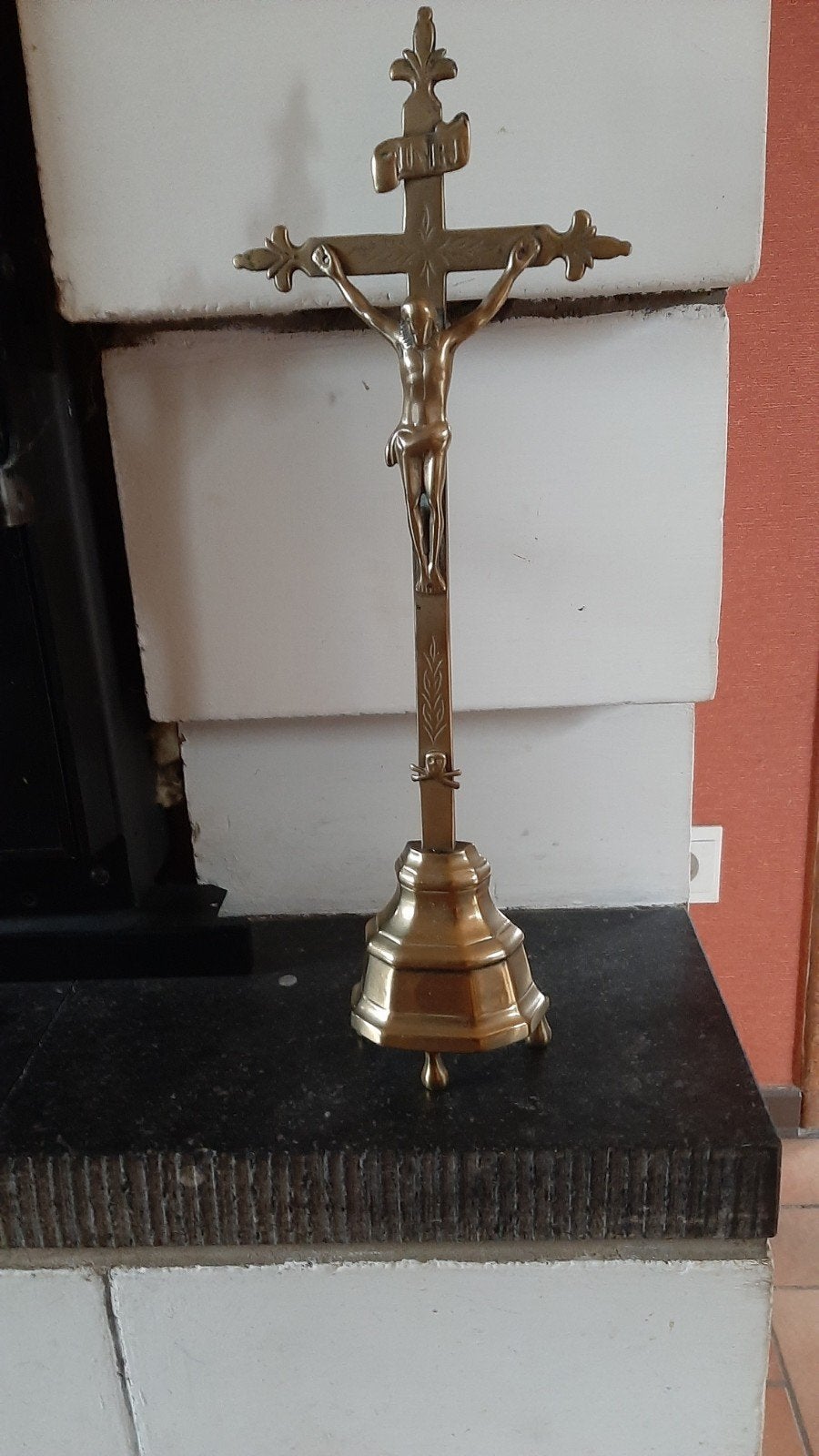 Ancien crucifix en cuivre sur pied, Antiquités & Art, Enlèvement