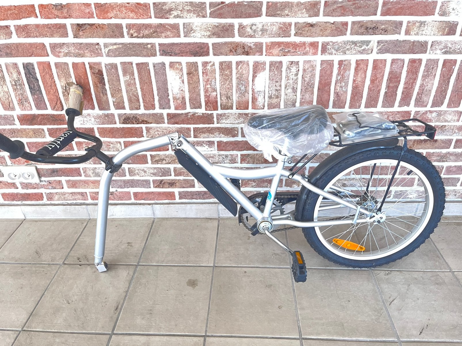 NIEUWE AANHANGFIETS OM ACHTER DE FIETS TE HANGEN, Fietsen en Brommers, Ophalen, Nieuw, Aanhangfiets, Opvouwbaar