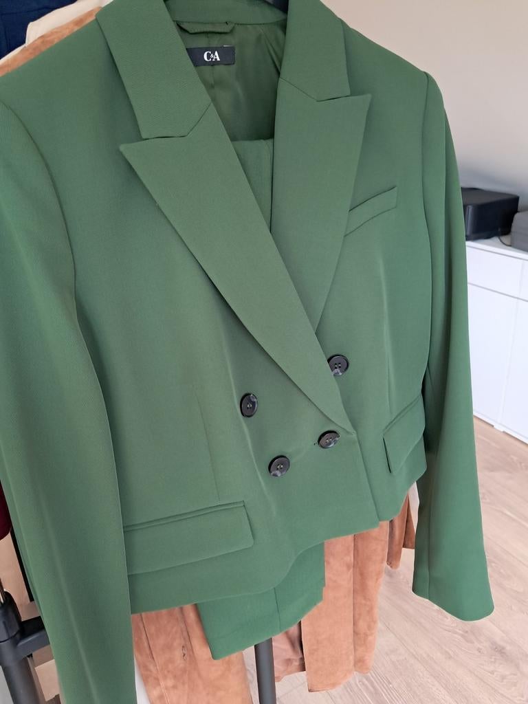 NOUVEAU COSTUME POUR FEMME C & A TAILLE 40,, Envoi, Taille 38/40 (M)