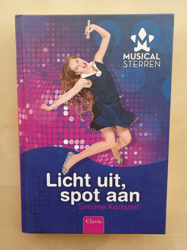 Musicalsterren - Licht uit, spot aan! (NIEUW), Ophalen of Verzenden, Nieuw, Simone Kortsmit, Fictie
