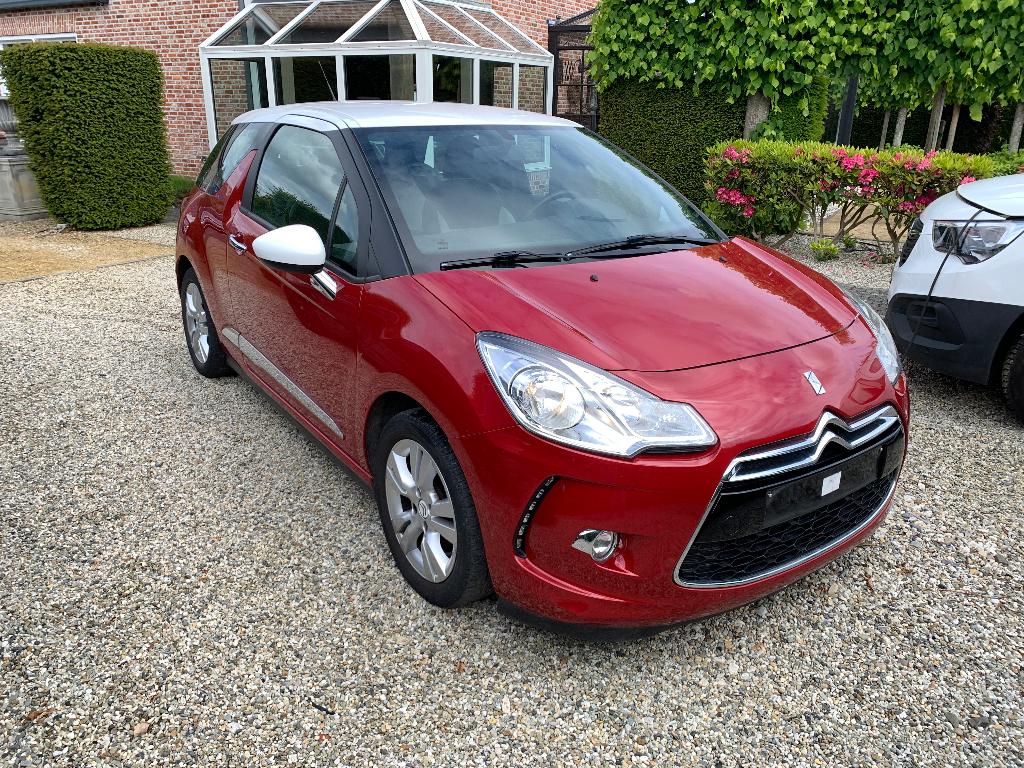 Citroën DS3 1.2 VTi Chic, Autos, Citroën, Rouge, Euro 5, Achat, Boîte manuelle