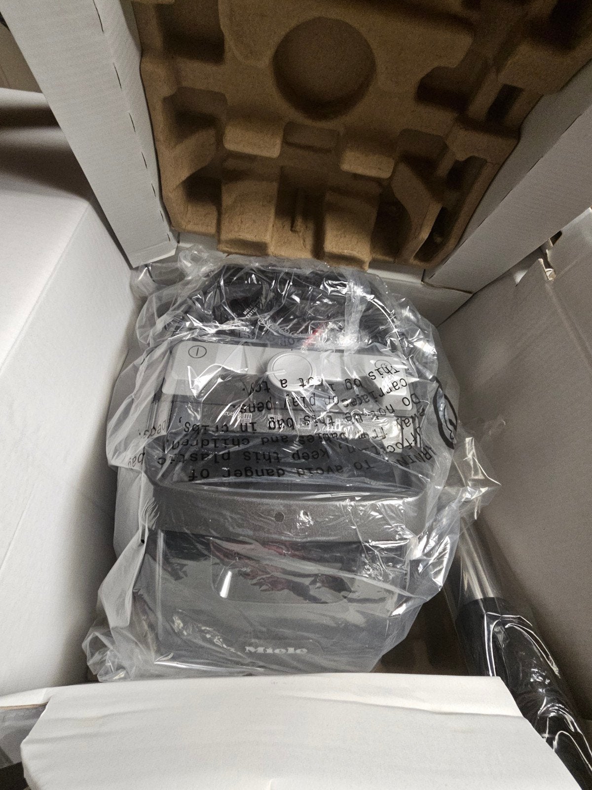 Nieuwe Miele stofzuiger, Elektronische apparatuur, Ophalen, Sledestofzuiger, Miele