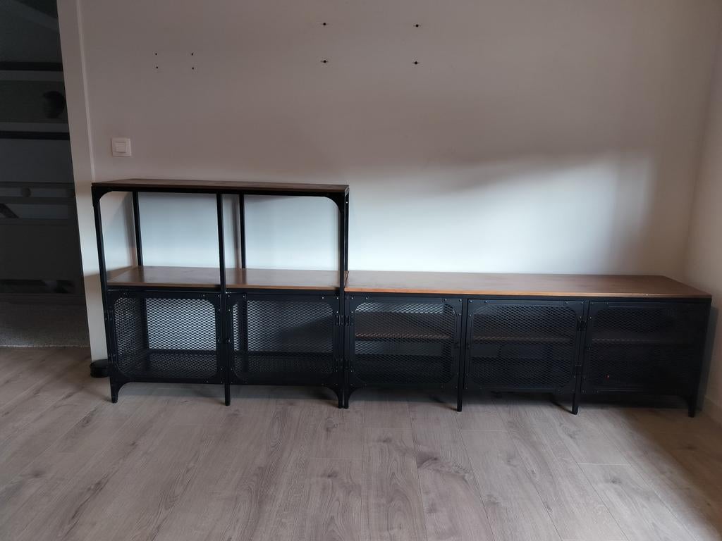 Tv kast en stellingskast, Ophalen