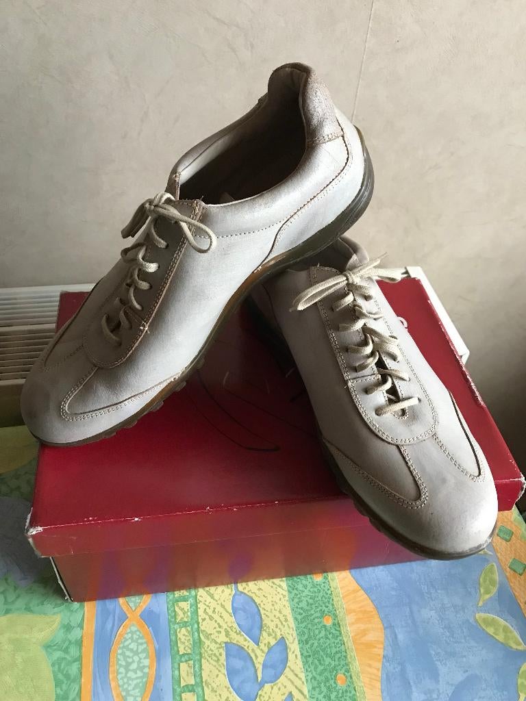 Beige lederen sneakers REDSKINS maat 45, Enlèvement ou Envoi, Autres couleurs, Comme neuf, Baskets