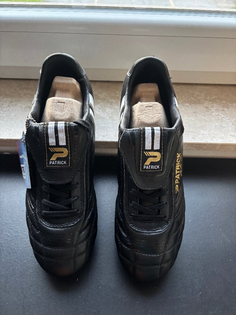 Chaussures foot arbitre, Enlèvement ou Envoi, Neuf, Chaussures