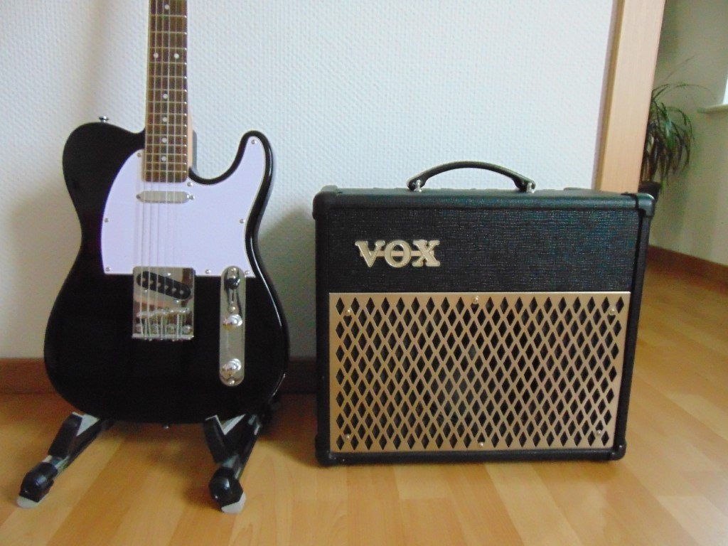 Gitaar Telecaster Eko + gitaar versterker Vox DA15, Muziek en Instrumenten, Ophalen, Nieuw, Gitaar, Minder dan 50 watt