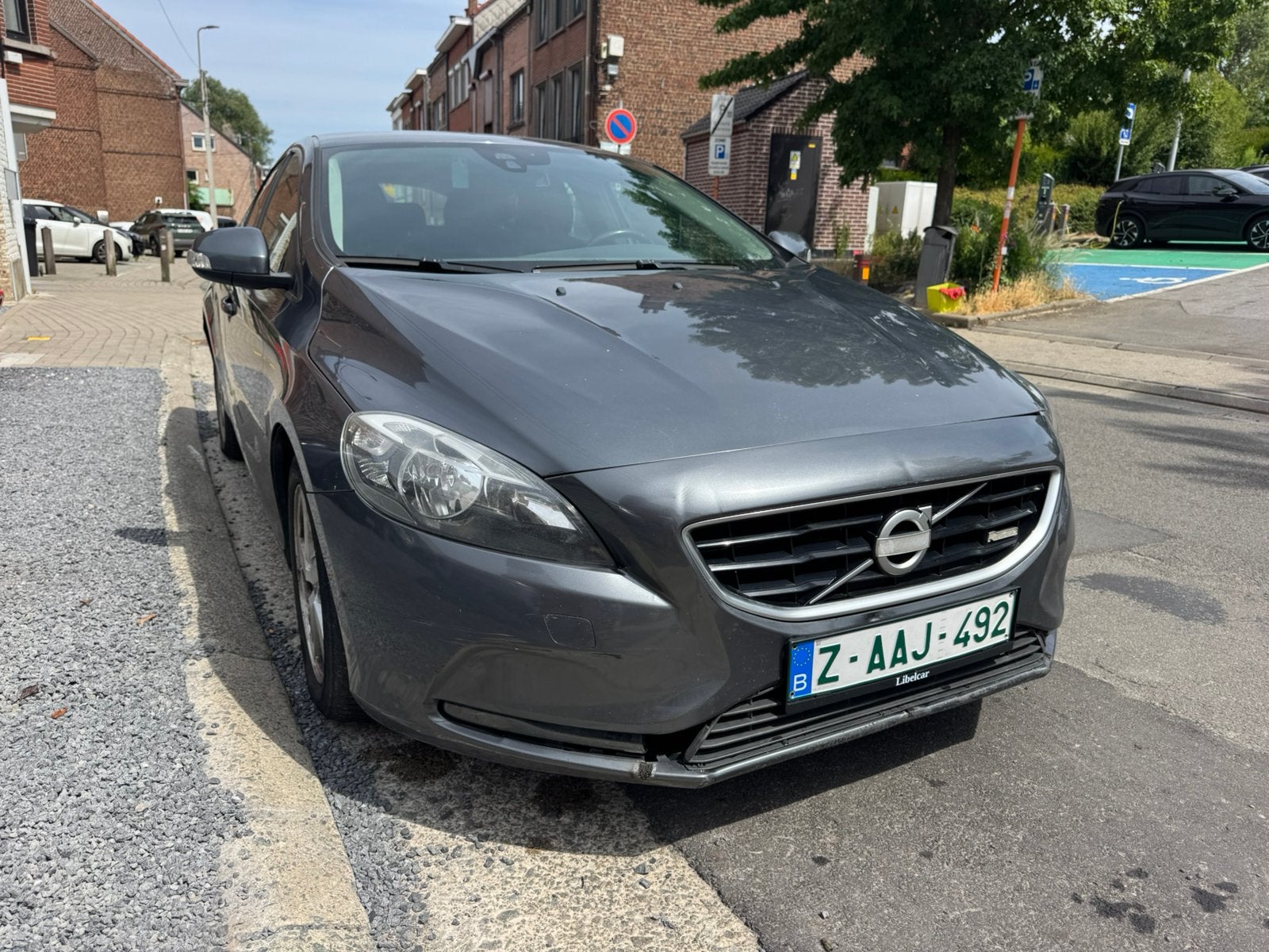 VOLVO V40 automatic touke buen larcgabd ou export, Autos, Volvo, Euro 5, Achat, 1298 cm³, 4 portes