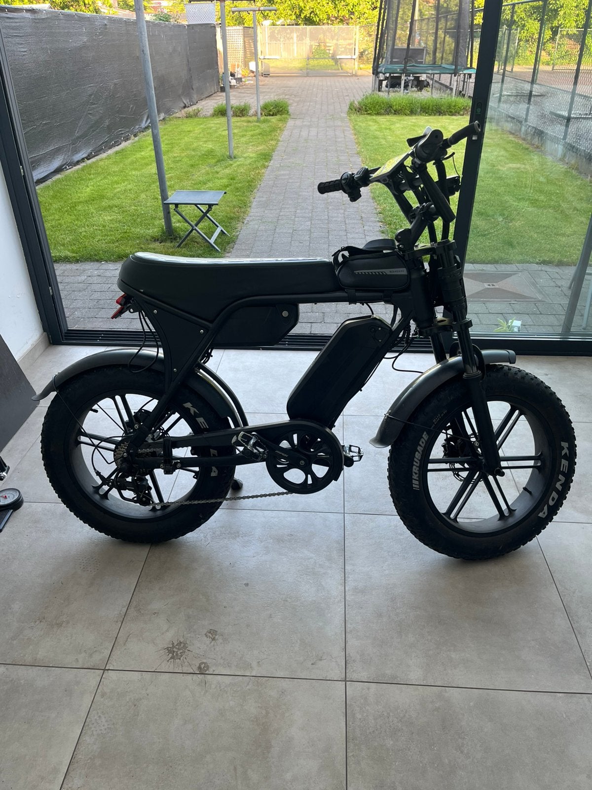 Fatbike v8max, Ophalen, Zo goed als nieuw