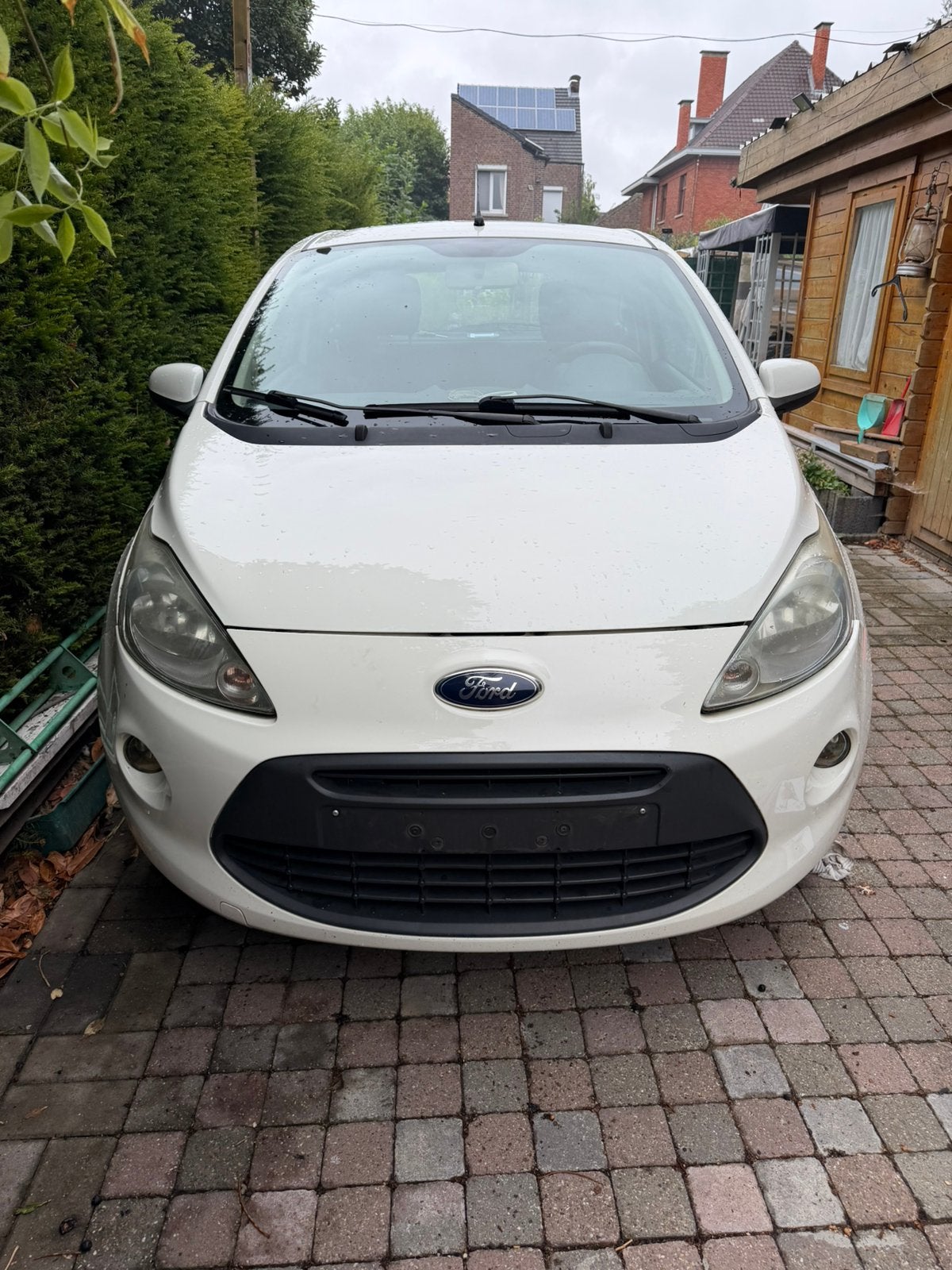 Ford Ka 1.2 benzine – 2010 – 170.500 km defect/export., Auto's, Stof, 4 cilinders, Ka, Wit