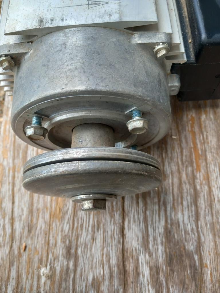 Atika motor., Ophalen