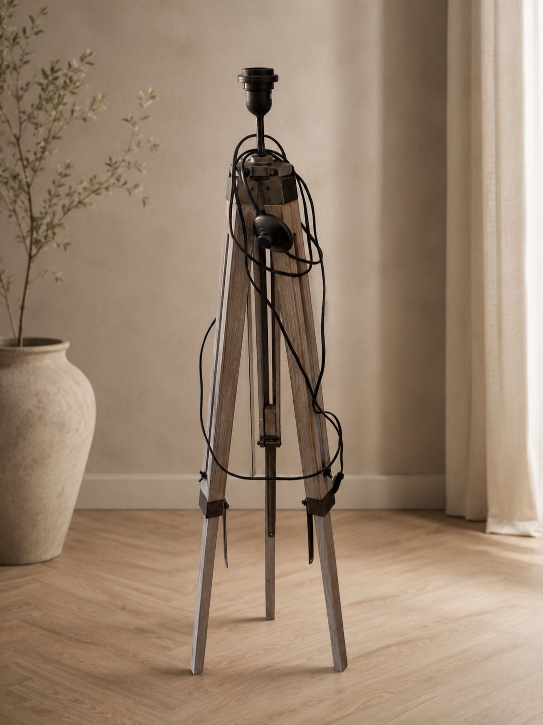 Driepoot vloerlamp, Ophalen, Zo goed als nieuw, Hout, 100 tot 150 cm