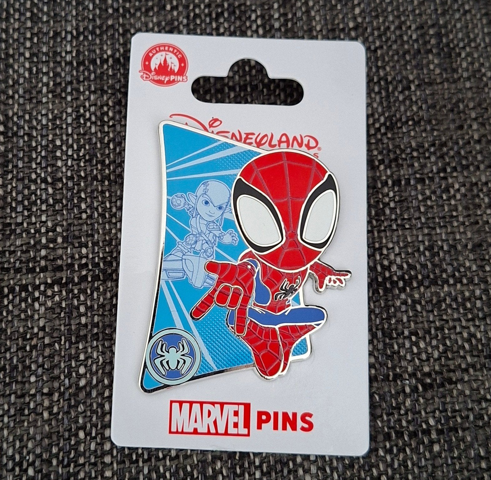 Spider-Man pin - Disneyland Parijs (nieuw), Enlèvement ou Envoi, Neuf, Insigne ou Pin's