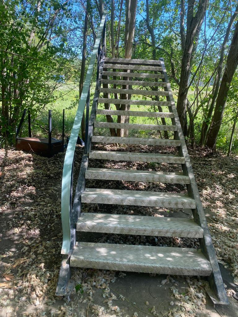 Escalier extérieur en métal solide/escalier de jardin, Bricolage & Construction, Enlèvement, Comme neuf, Escalier, 4 mètres ou plus