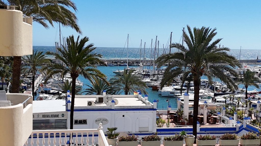 À LOUER PAR MOIS DANS LE PORT D'ESTEPONA, Ville, Agence de location, Lave-vaisselle, 1 chambre