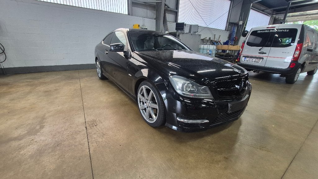 Mercedes c220 cdi, Auto's, Mercedes-Benz, Euro 5, Achterwielaandrijving, Zwart, Grijs