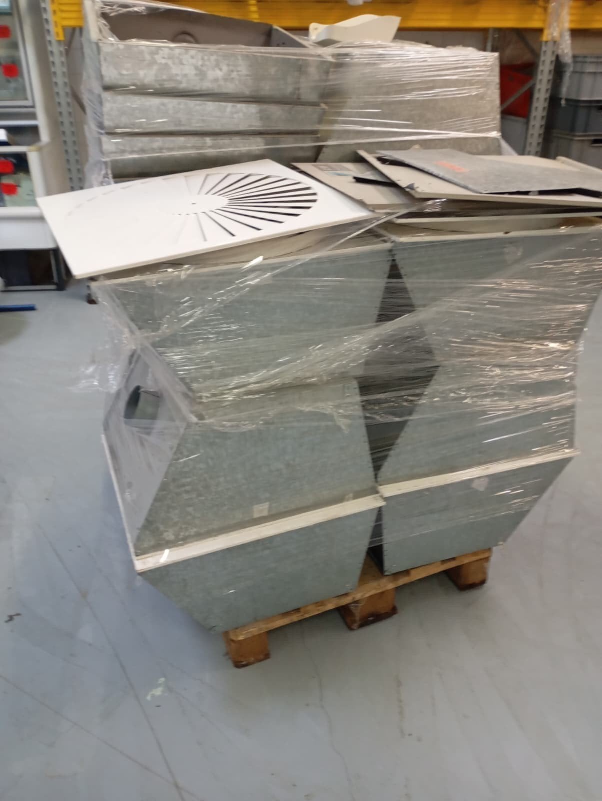 climatisation centralisé, Enlèvement, Utilisé, Ventilateur de plafond, Refroidissement et Déshumidification