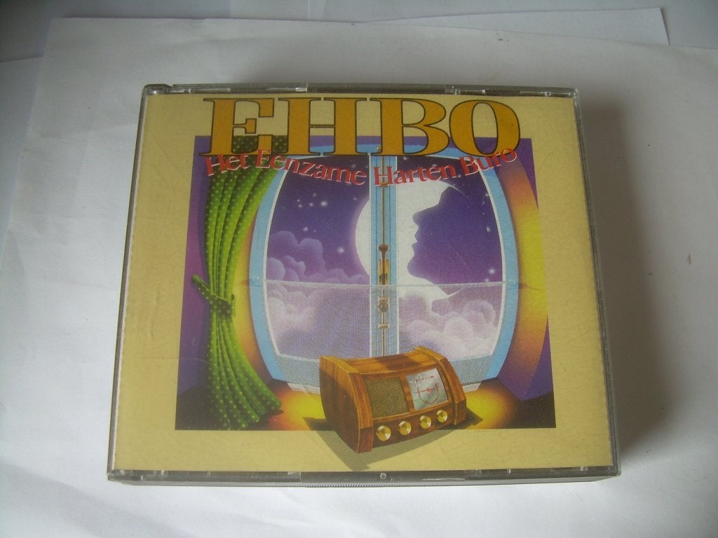 COFFRET DE 2 CD - RADIO 2 - THE LONELY HEARTS OFFICE, Enlèvement ou Envoi, Premier pressage, Comme neuf, Compilation