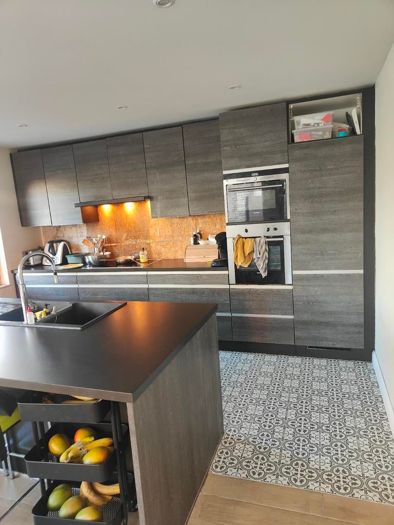 Keuken in goede staat met centraal eiland, Ophalen, Met kookeiland