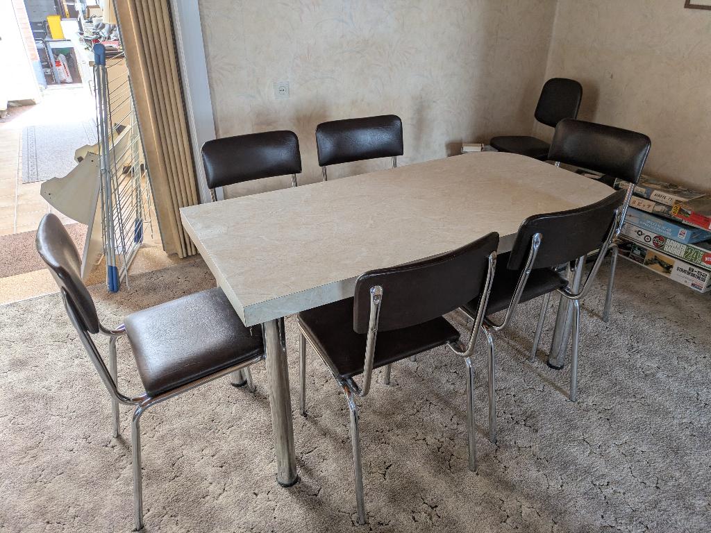Keukentafel + stoelen, Ophalen, Gebruikt