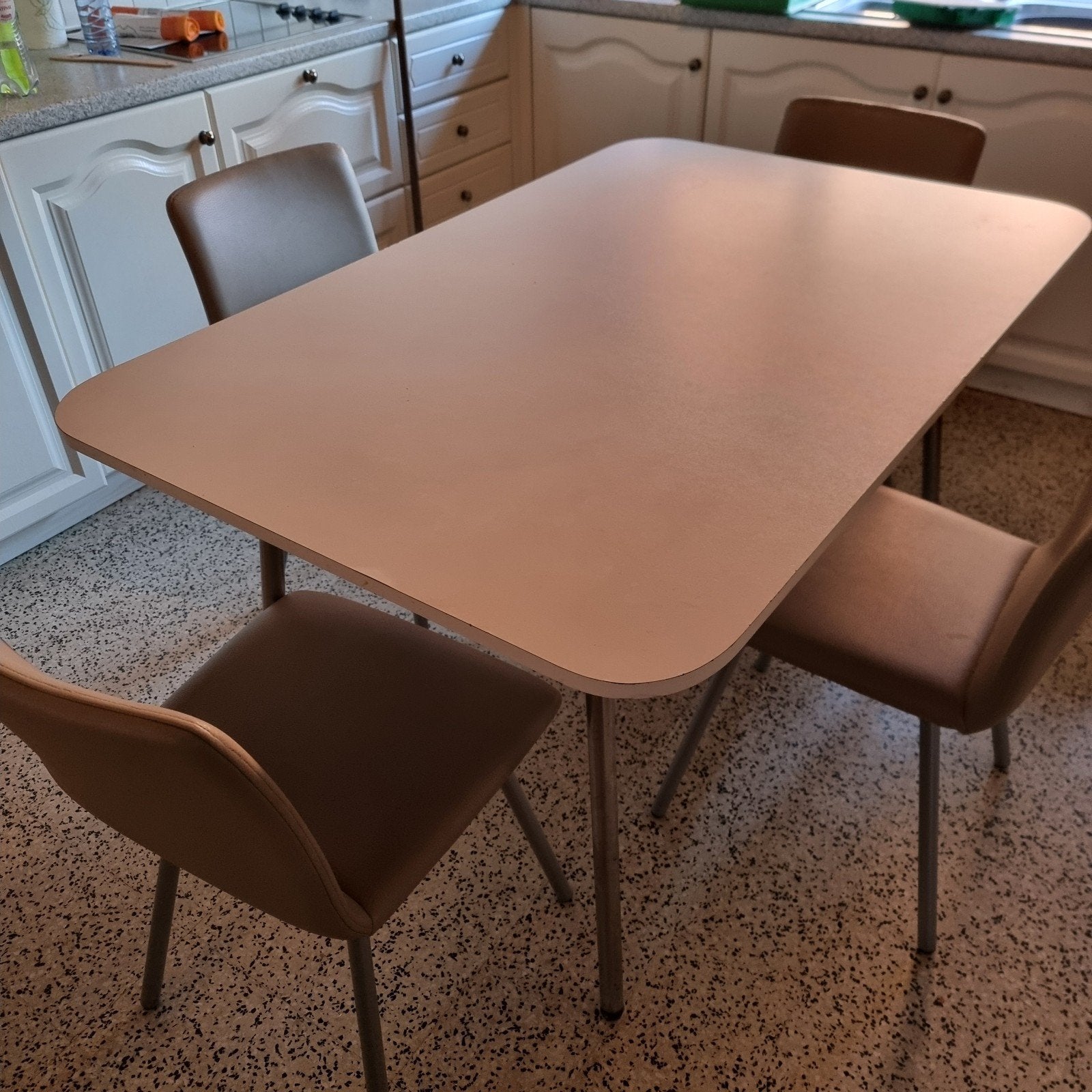 keukentafel met 4 stoelen, Ophalen