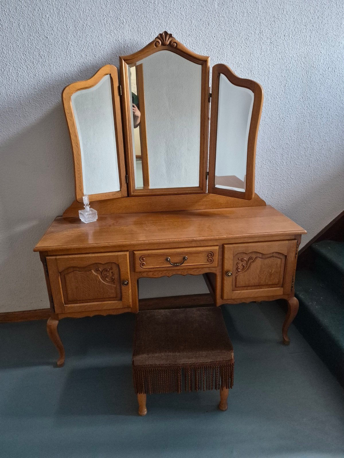 Antieke kaptafel, Enlèvement
