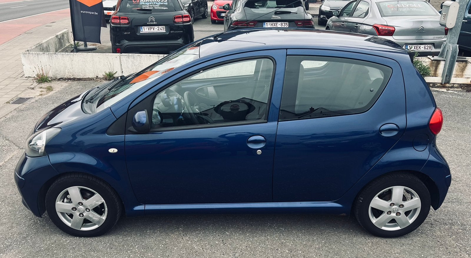 TOYOTA AYGO 1.0 ESSENCE, 1190 kg, Achat, Entreprise, Boîte manuelle