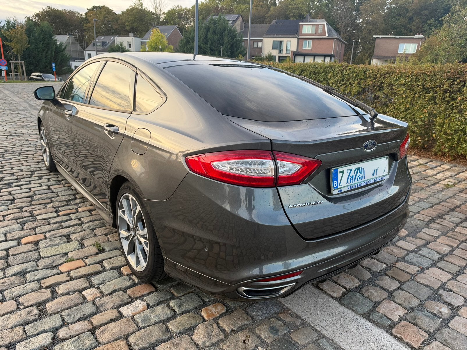 Ford Mondeo ST Line  2.0 TDCI Euro6b 1r Main Carnet Ford, Autos, Entreprise, Mondeo, Volant multifonction, Automatique