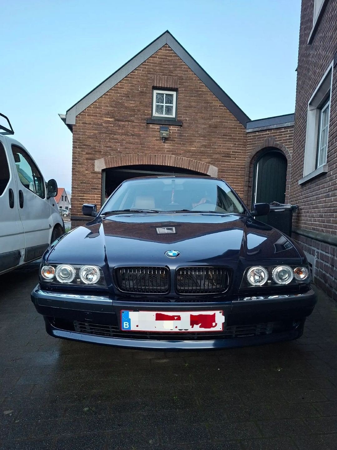 À vendre – BMW 728i E38 – 1996 – 5.000 €

Je mets en vente m, Auto's, Beige, Blauw, 7 Reeks, 6 cilinders