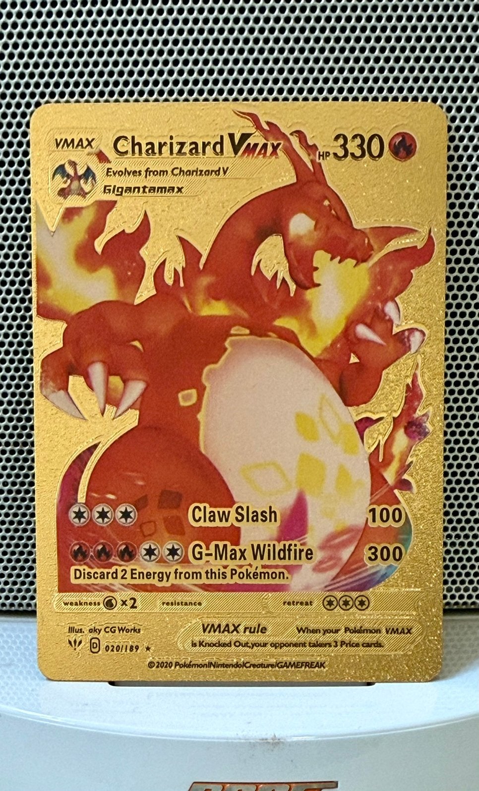 Charizard Vmax HP330 020/189* doré, Enlèvement ou Envoi, Comme neuf