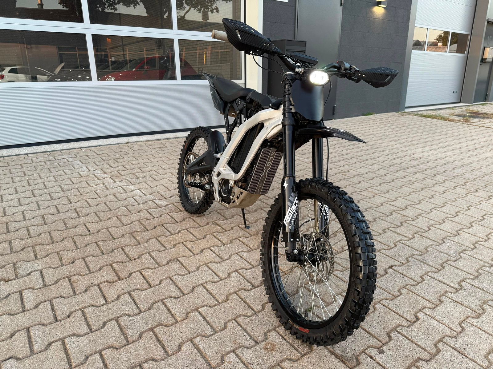 Surron Light Bee X VTB Tuning Uniek Custom Zeer Krachtig, Overige merken, 0 versnellingen, Ophalen of Verzenden, Zo goed als nieuw