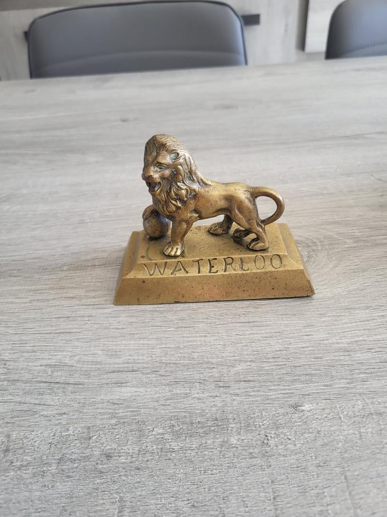 Messing beeldje leeuw van Waterloo, Enlèvement