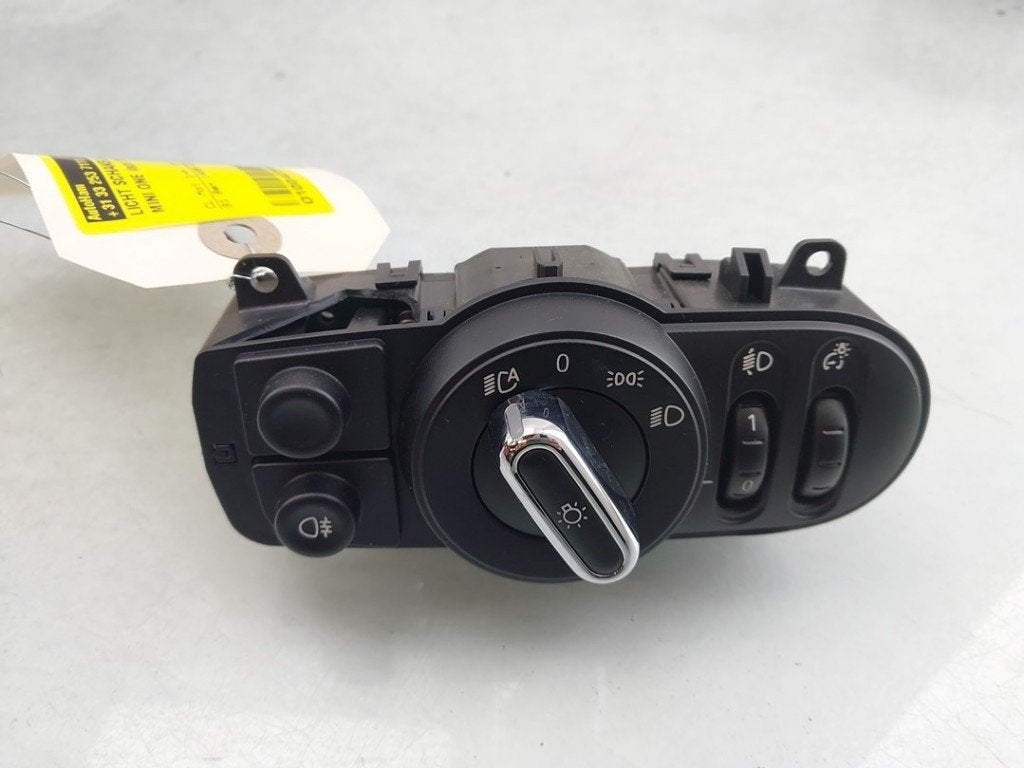 LICHTSCHAKELAAR Mini Mini (F56) (|61315A25474|5A25474|), Gebruikt, Mini, Petuelring 130
80809  München, DE, Minikundenbetreuung@mini.de
