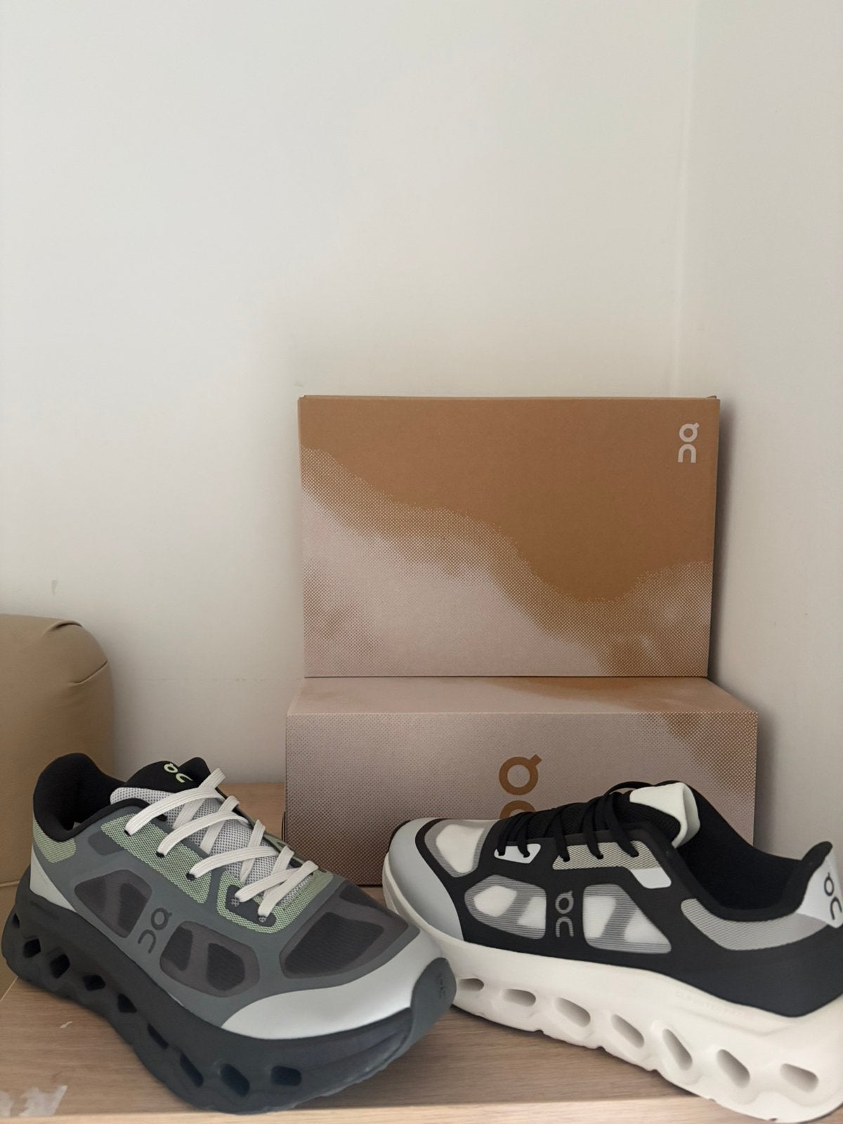 On cloud / taille disponible, Enlèvement ou Envoi, Comme neuf