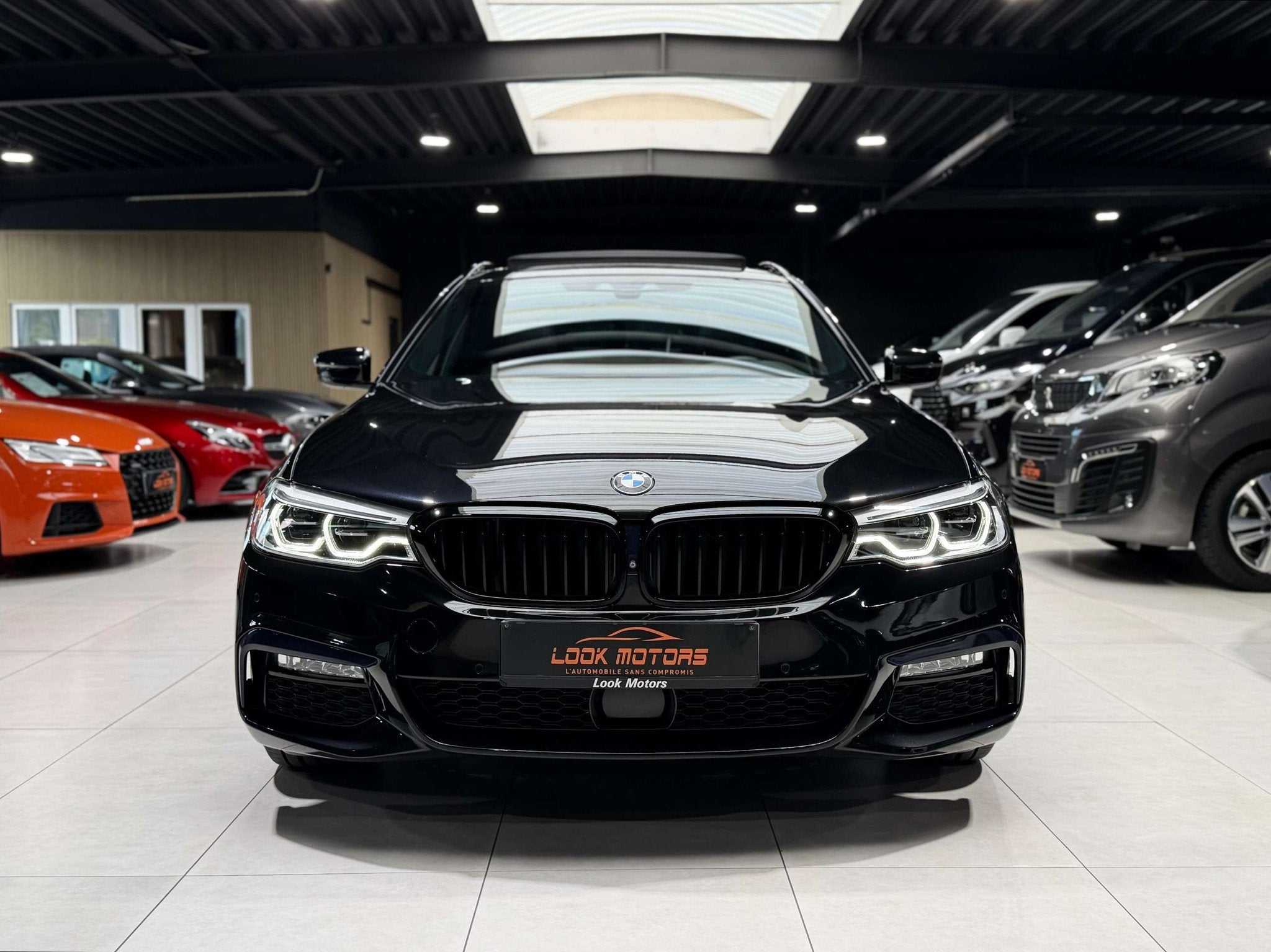 BMW 5 Serie 520 dA TOURING PACK M 190CV PANO HEAD UP COCKPIT, Achterwielaandrijving, 4 cilinders, Zwart, Bedrijf