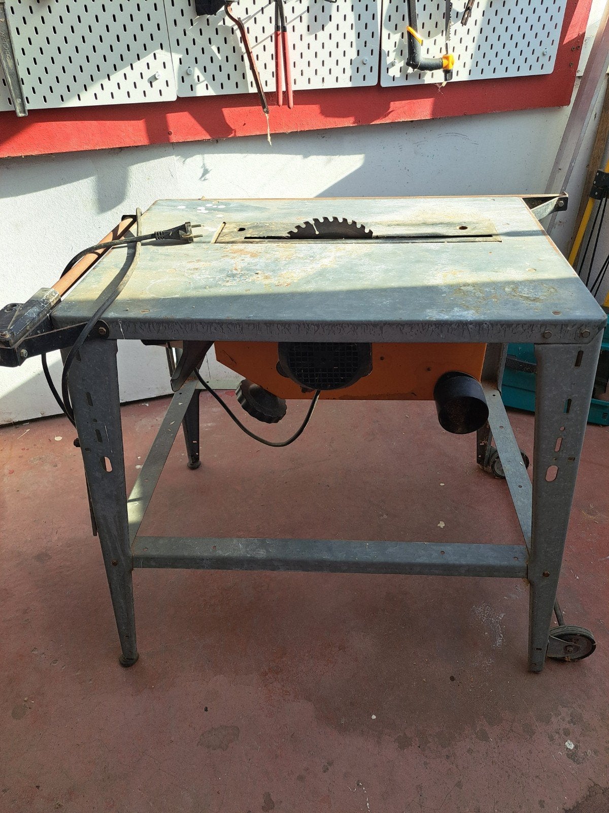 zaagmachine hout, Ophalen