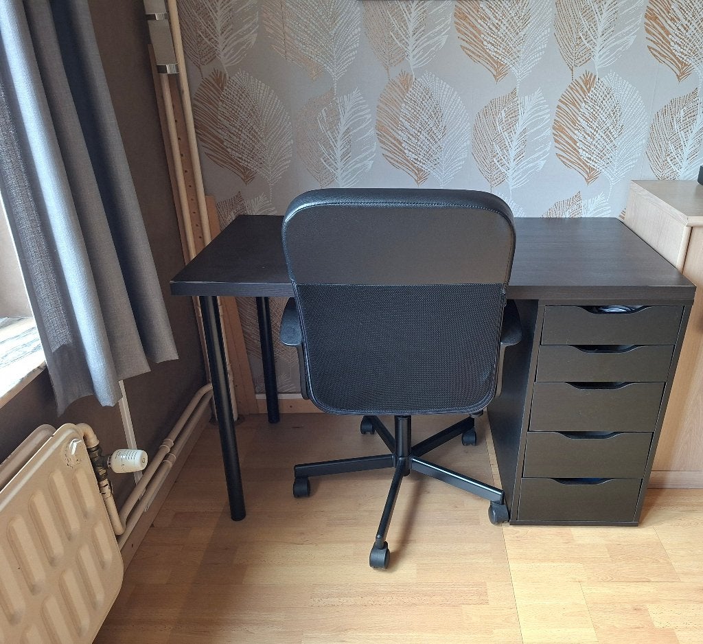 Bureau + bureau stoel, Zwart, Gebruikt, 120 cm, IKEA