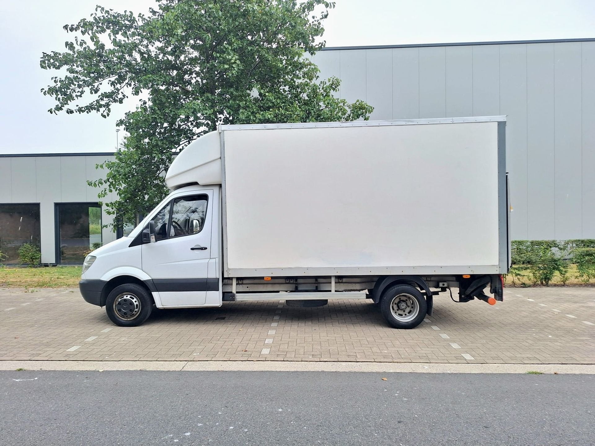 Mercedes Sprinter 513CDI | MEUBELBAK MET LAADKLEP, Auto's, Euro 5, Stof, Gebruikt, Navigatiesysteem