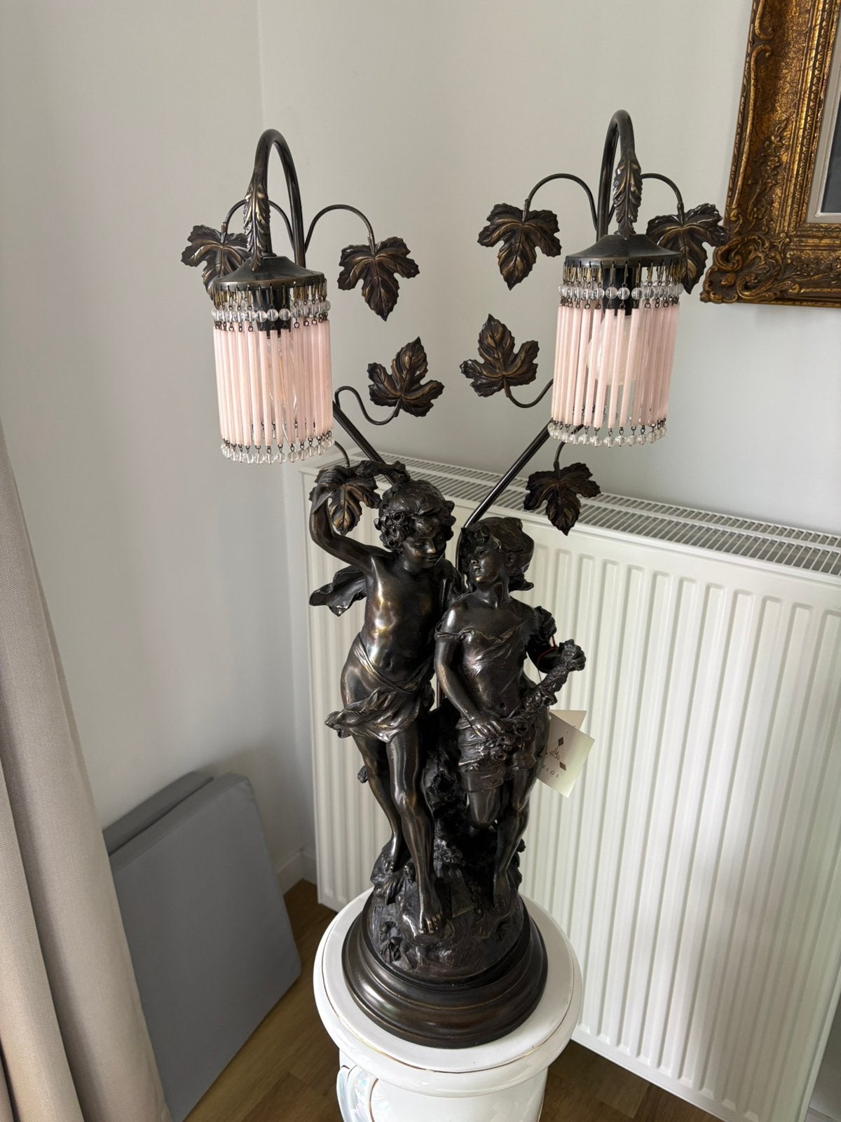 Bronzen lampadaire, Enlèvement