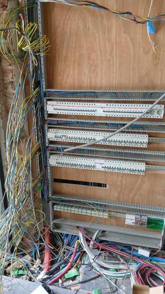 Electricien et entrepreneur serieux et vrais professionnel