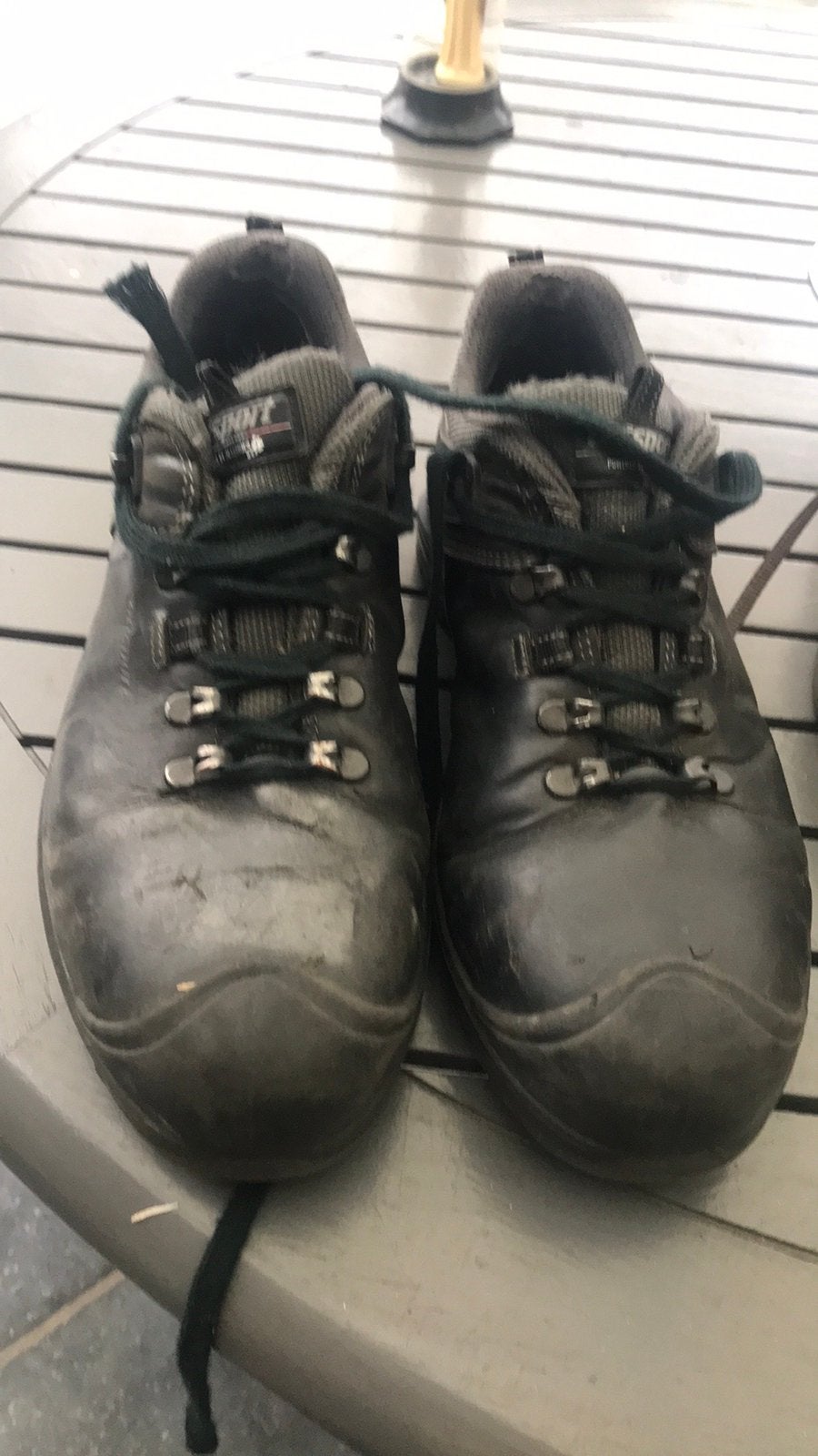 Werkschoenen maat 43 Vibram, Ophalen of Verzenden, Zo goed als nieuw