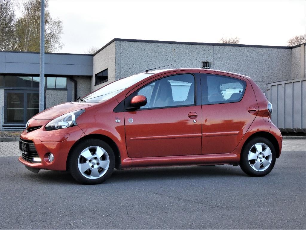Climatiseur Toyota Aygo 1.0 VTT-i Orange Spice !, Autos, Toyota, Euro 5, Achat, Entreprise, Boîte manuelle