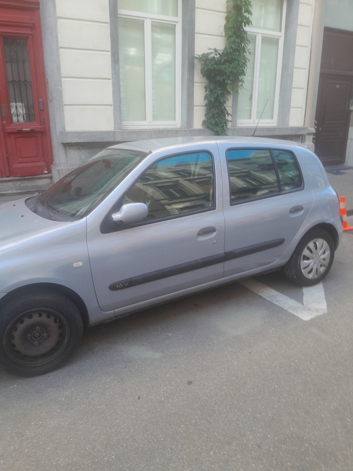 clio 2 1.2 16v essence 2004 
140 000 km 
avec contrôle techn, Auto's, Particulier, Te koop, Benzine