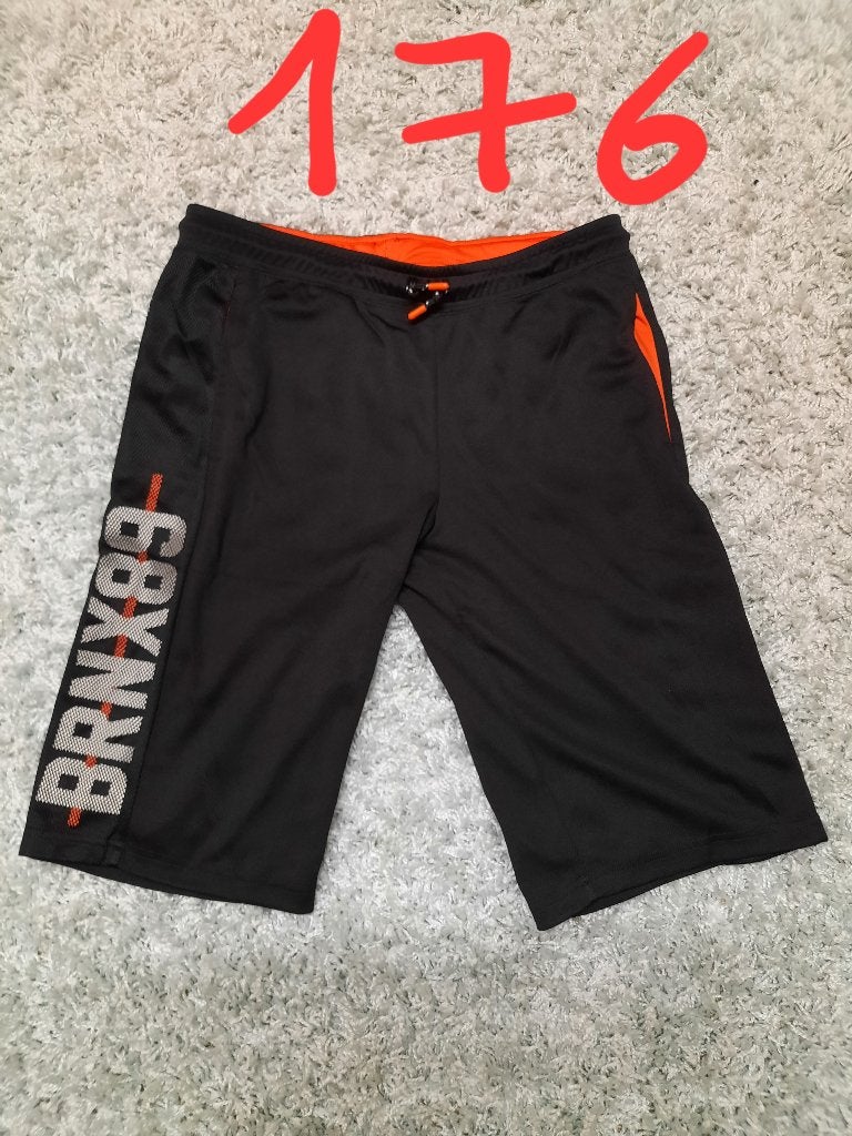 Short 176 5 euro/short, Enlèvement, Comme neuf, Garçon, Pantalon