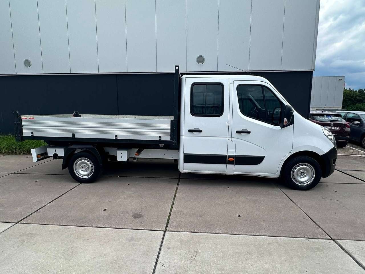 Renault Master Dubbel Cabine / Kipbak / Trekhaak / DIESEL E, 4 deurs, 0 cilinders, 145 pk, https://public.car-pass.be/vhr/1ce5baa6-2cb5-4e88-be9e-0d14475862f4