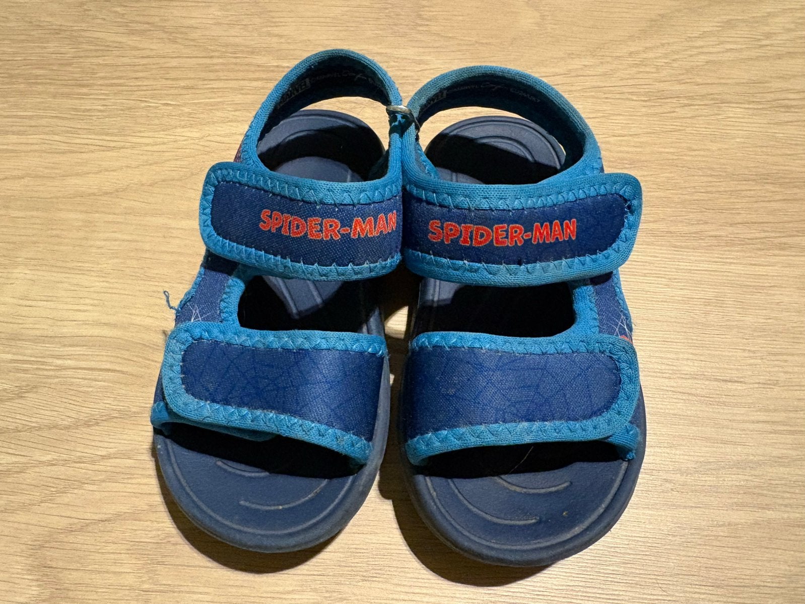 Sandaaltjes spiderman maat 24, Kinderen en Baby's, Babykleding | Schoentjes en Sokjes, Ophalen of Verzenden, Zo goed als nieuw