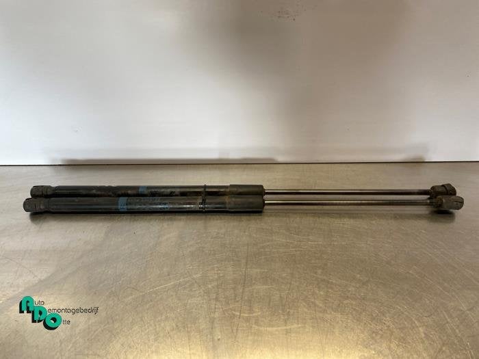 Kit amortisseur gaz hayon d'un Mercedes A-Klasse (A-Klasse 1, 3 mois de garantie, Utilisé, -, -