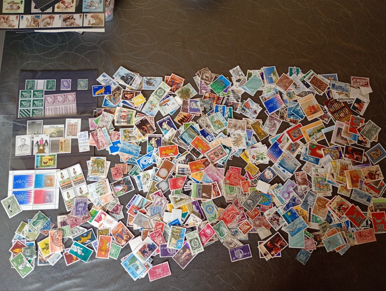 R8) joli lot de timbres irlandais, Enlèvement ou Envoi
