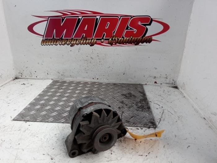 Dynamo d'un Peugeot 205, -, -, 3 mois de garantie, Utilisé